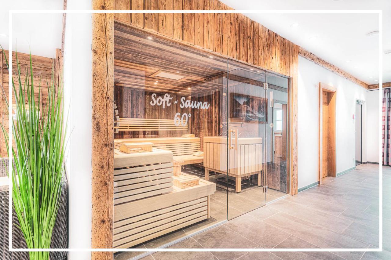 Gutshof - Urlaubsresort Hafele St. Jakob in Defereggen Exterior foto