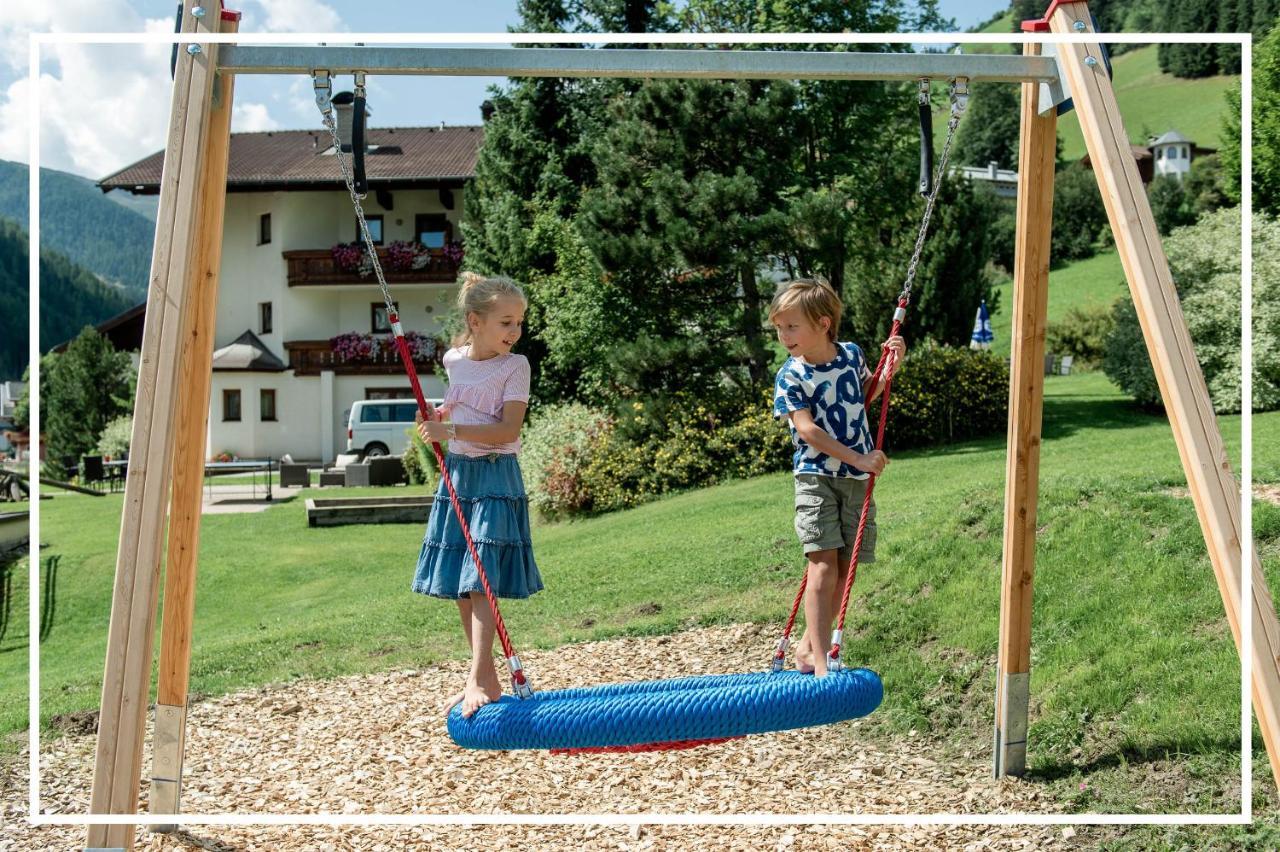 Gutshof - Urlaubsresort Hafele St. Jakob in Defereggen Exterior foto