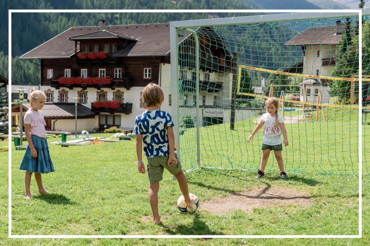 Gutshof - Urlaubsresort Hafele St. Jakob in Defereggen Exterior foto