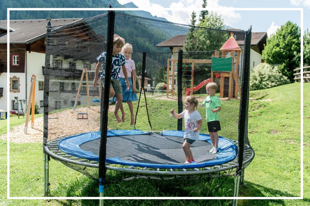 Gutshof - Urlaubsresort Hafele St. Jakob in Defereggen Exterior foto