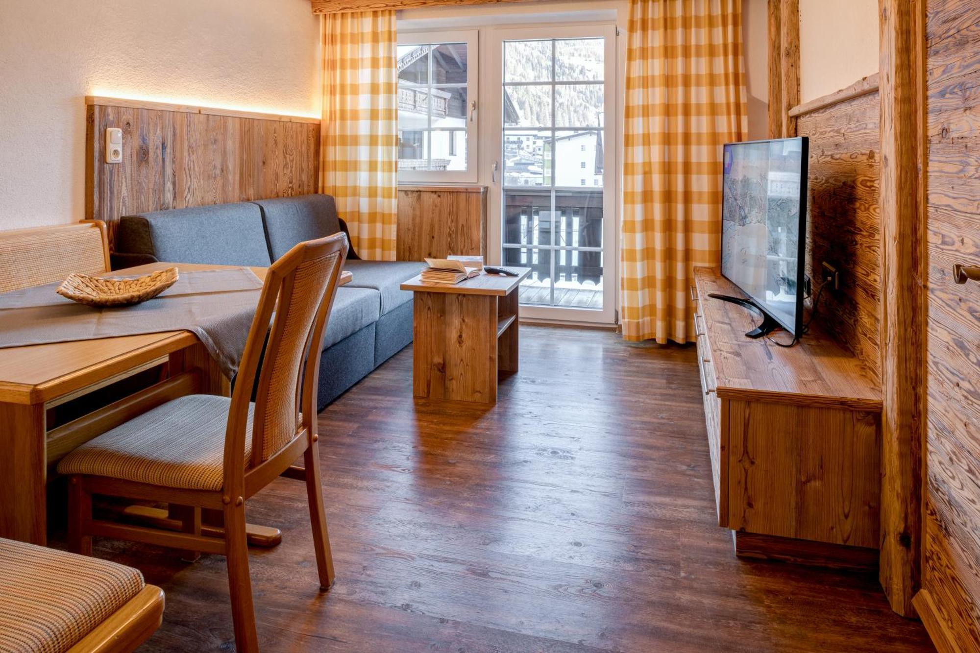 Gutshof - Urlaubsresort Hafele St. Jakob in Defereggen Exterior foto